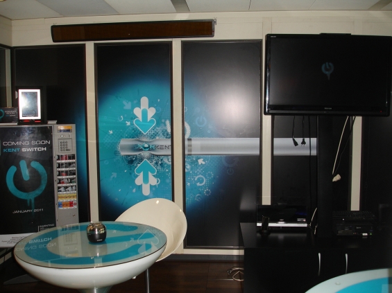 Image Fourniture d'autocollants Kent et pose sur vitrines B.A.T. - Lausanne / Vaud